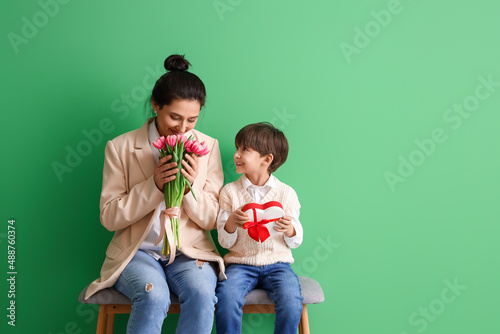 Little son and his mother w...