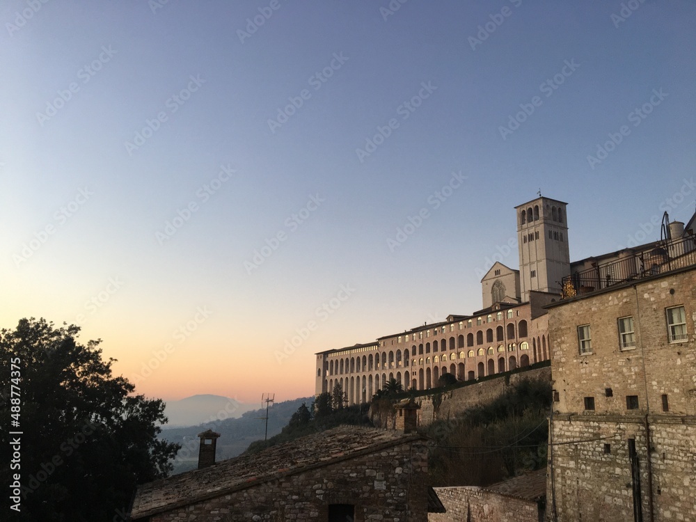 아시시 성프란체스코 성당 노을 풍경