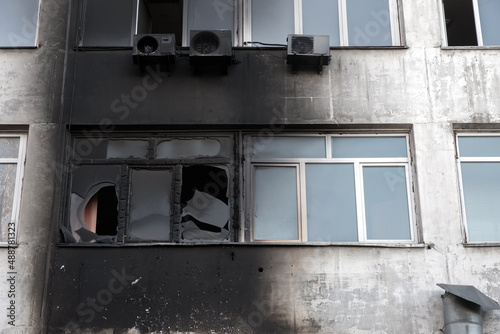 Obraz na plátne Burnt facade of building
