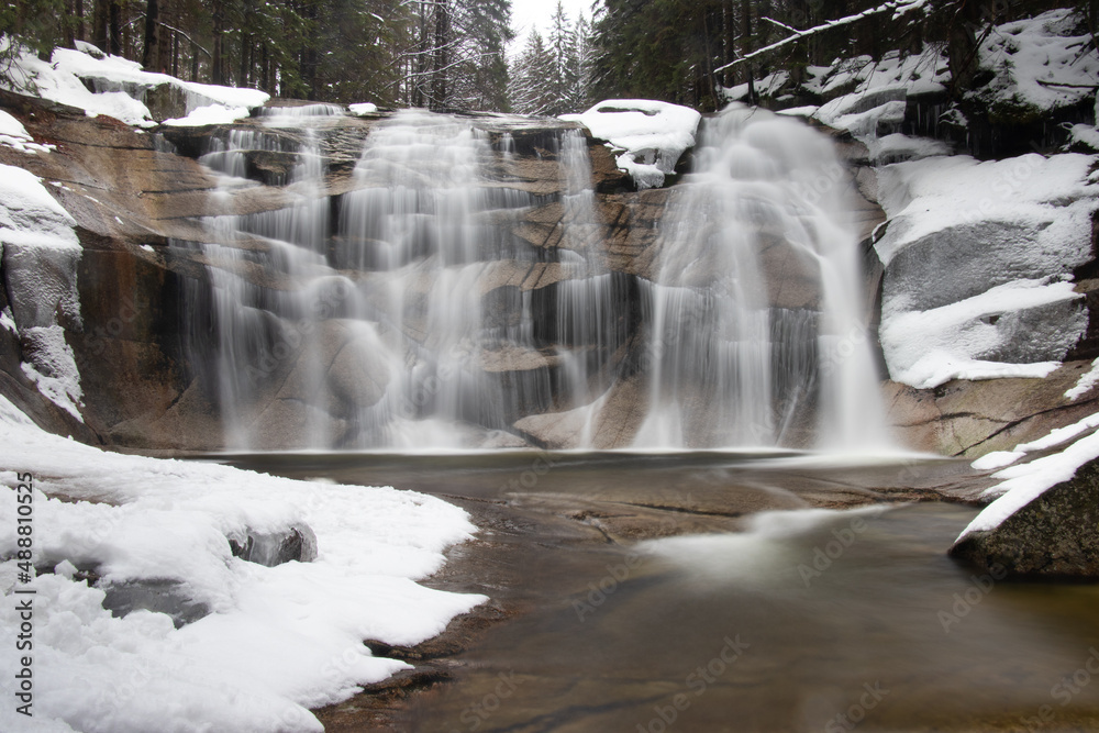 Obraz premium waterfall in winter