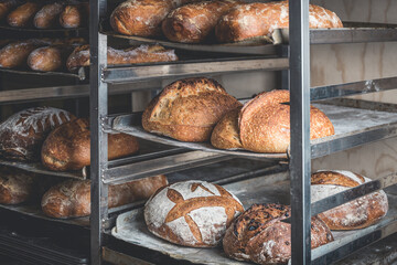 Papier peint photo Boulangerie Pain au levain frais en boulangerie  © Maite Paternain