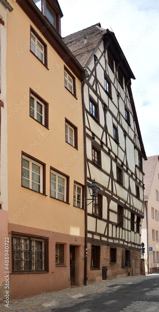 Historisches Bauwerk in der Altstadt von Nürnberg, Franken, Bayern