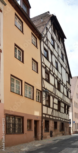 Historisches Bauwerk in der Altstadt von Nürnberg, Franken, Bayern