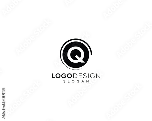 Minimalist letter Q Logo Design