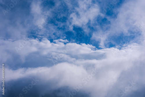Fototapeta Naklejka Na Ścianę i Meble -  Blue sky with beautiful white clouds.