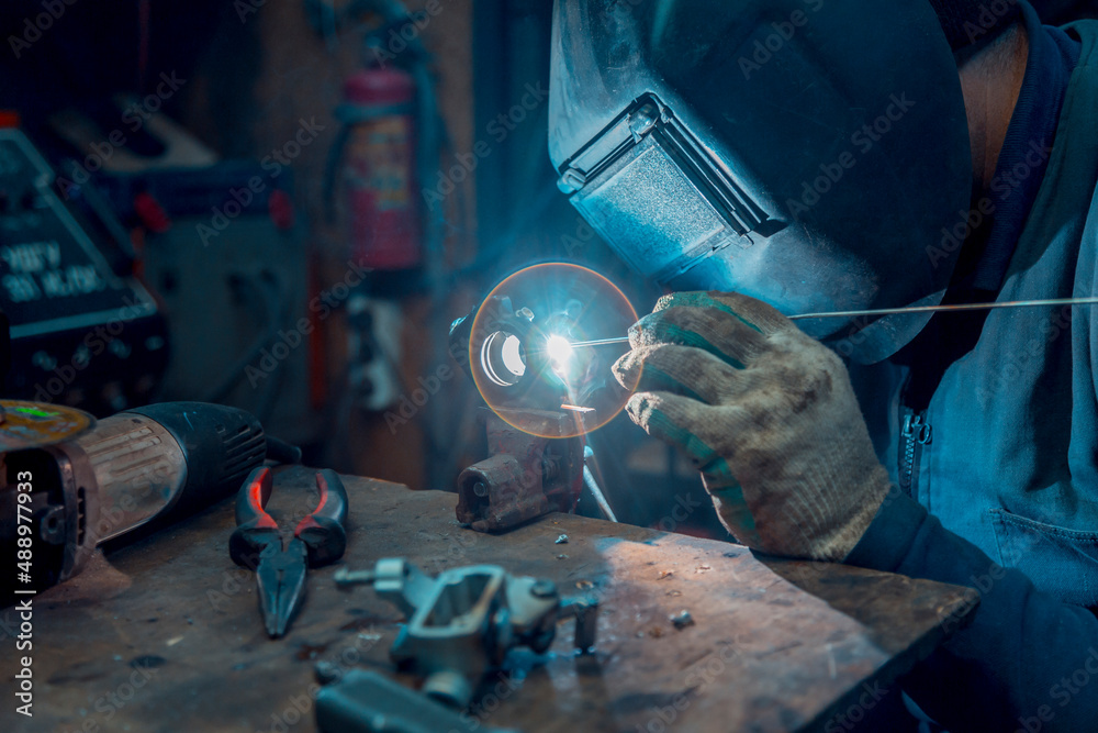 TIG welding of aluminum part for a passenger car