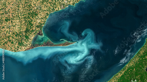 Obraz na plátně The Great Lakes, Aerial turquoise ocean photo from clear sky, top view of sea texture background, 16:9 ratio wallpaper, blooms of phytoplankton in Great Lakes