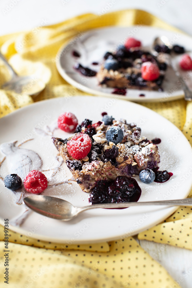 Baked Oats with Flax Seeds, Pecans and Berries Baked Oats with Flax Seeds, Pecans and Berries