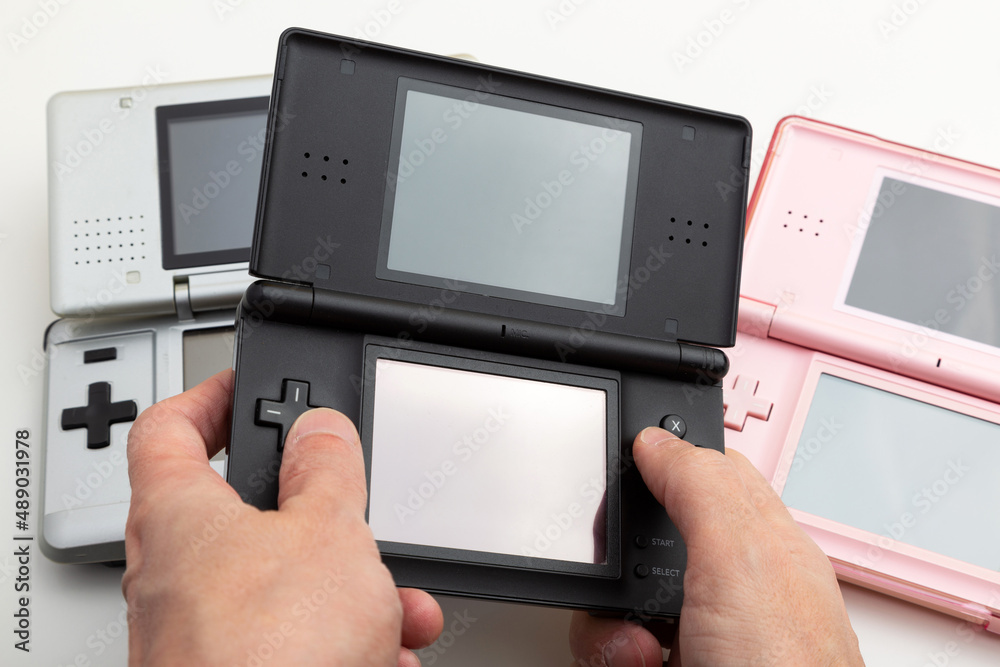 おにぎり DS LITE CUSTOM after eating some delicious ramen. yuji took me to suzuki