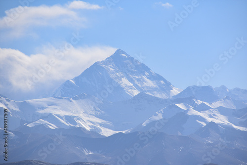 Views of Mount Everest and the Himalayas in Tibet © Stephen
