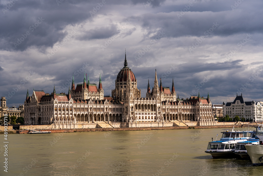 hungarian parliament building