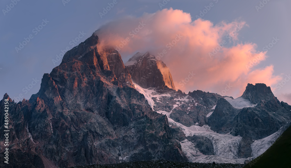 Tableau sur toile Morning view of Ushba, Upper Svaneti. Georgia.