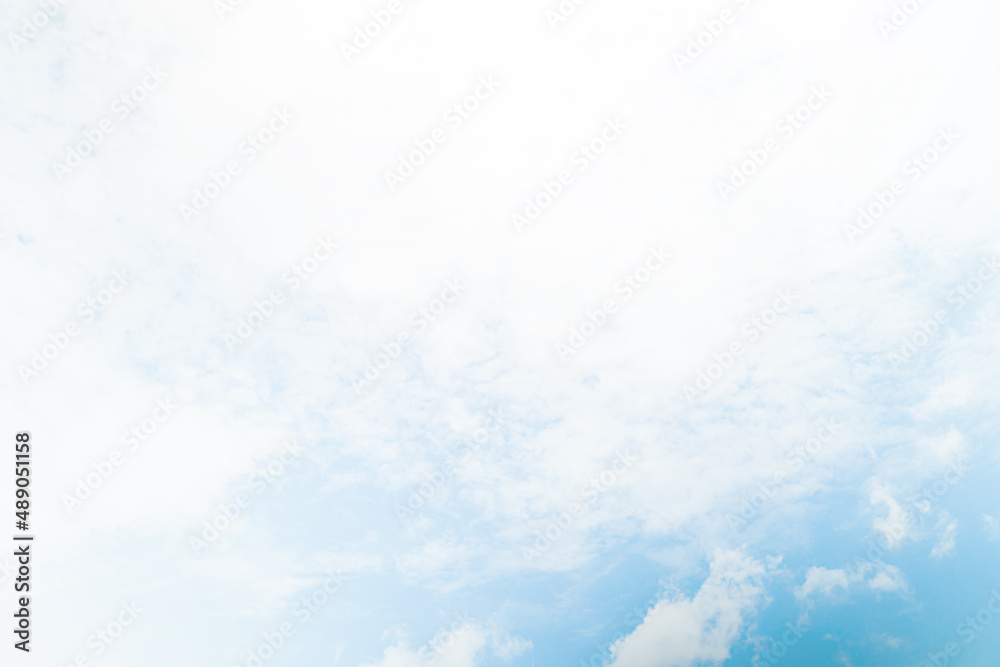 Summer cloud background Spring clouds are bright, easy on the eyes. Summer cloud background Spring clouds are bright, easy on the eyes.