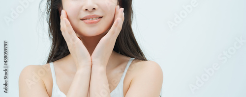 Εκτύπωση καμβά Beauty image of a woman with moist skin