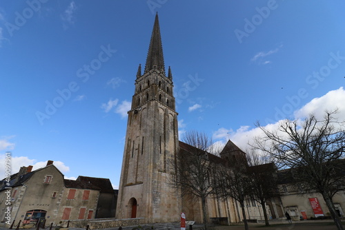L'abbaye de Saint Savin sur Gartempe, abbaye de style Roman, vue de l'extérieur, ville deSaint Savin sur Gartempe, département de la Vienne, France photo
