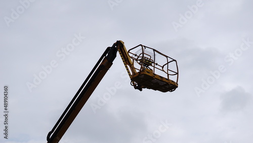 hydraulic crane arm with basket