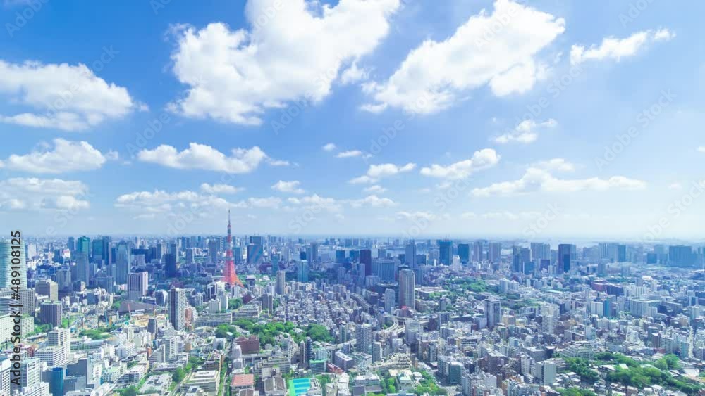 東京風景　タイムラプス　大都会を流れる雲　