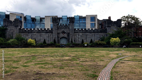Canvas Print Dublin Castle Wall in Ireland with buildings in Distance
