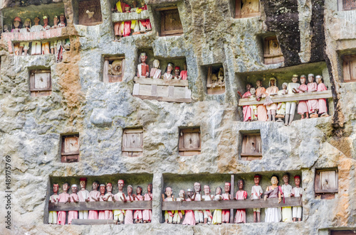 Views in detail of Rantepao and Tana Toraja Regency. Shoeing the graves, rice fields and markets. South Sulawesi
