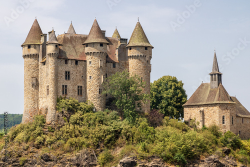Obraz na płótnie Le château de Val (XIIIème siècle) à Lanobre, dans le Cantal
w salonie