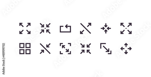 Scaling and sizing arrows flat vector illustration.
