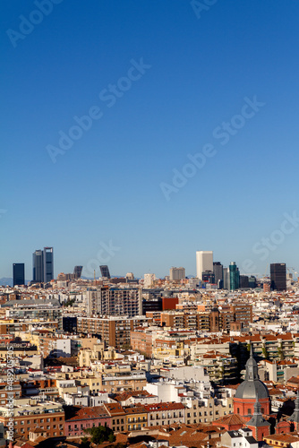 Skyline, panoramica, panoramic, paisaje, landscape, vista o view de la ciudad de Madrid, comunidad autonoma de Madrid, pais de España o Spain