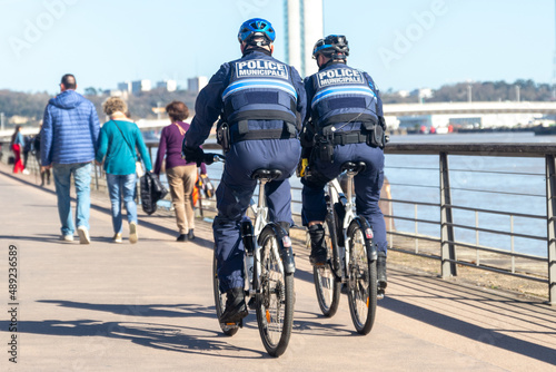 Police municipale à vélo