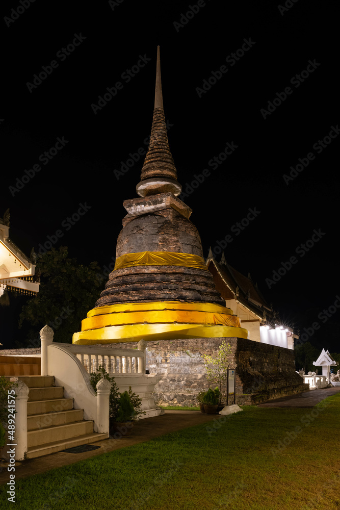 Fototapeta premium A beautiful chedi temple at Sukhothai Historical Park, Wat Tra Phang Thong Temple, which also one of UNESCO Heritage Site