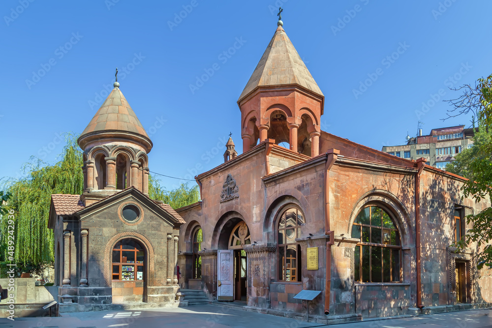 Zoravor Surp Astvatsatsin Church, Yerevan, Armenia Zoravor Surp Astvatsatsin Church, Yerevan, Armenia