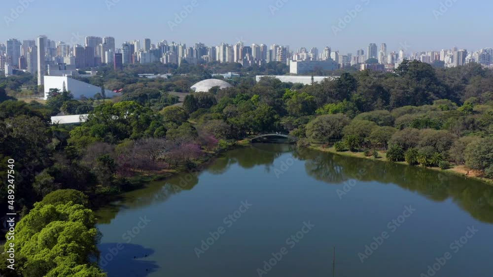 Vista aérea de parque em São Paulo. Vista aérea de parque em São Paulo.