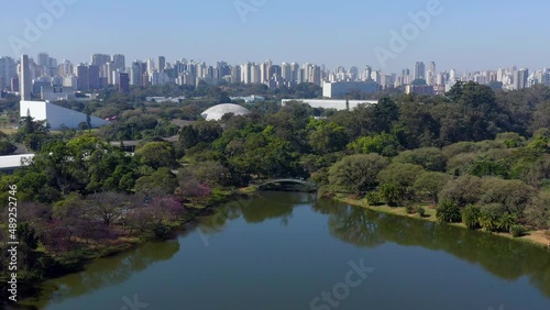 Vista aérea de parque em São Paulo.