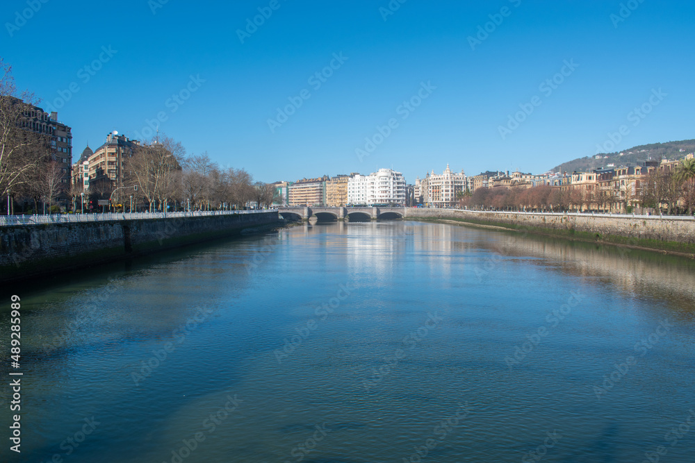 Le fleuve Urumea à San Sebastian (Donostia) - Espagne