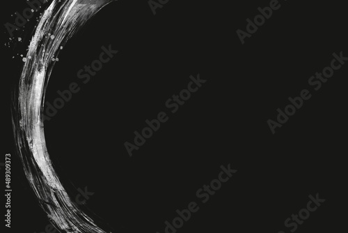 黒背景に銀色のブラシストロークの曲線・左 抽象的 ダーク 和風 筆 コピースペース しぶき 夜 東洋