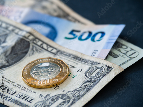 Foto Peso mexicano frente a Dólar americano