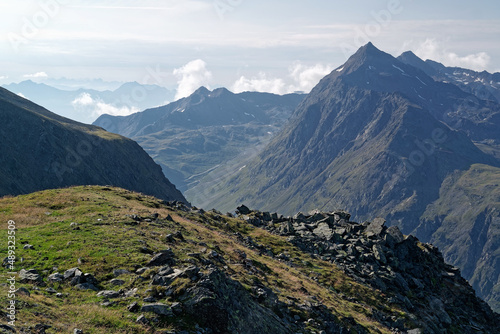 Bergwandern mit Blick auf die Ötztaler Gipfel, Alpen, Tirol, Österreich, Europa