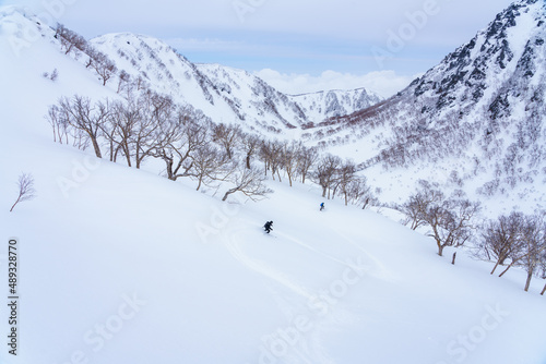山スキー　ドロップイン　妙高外輪山　三田原山 © Kazuo Katahira