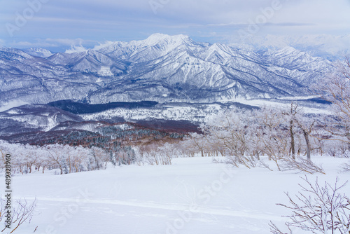 三田原山より望む厳冬の高妻山と乙妻山