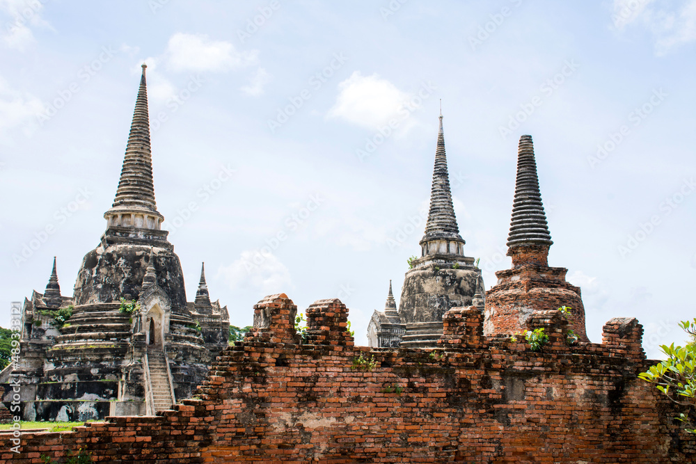 Fototapeta premium Old Temple in Ayutthaya Historical Park of Thailand