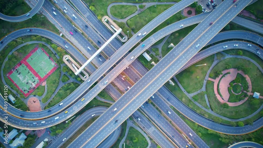 4K : Aerial drone hyperlapse video of elevated toll road junction, Time lapse Aerial view
4K : Aerial drone hyperlapse video of elevated toll road junction, Time lapse Aerial view