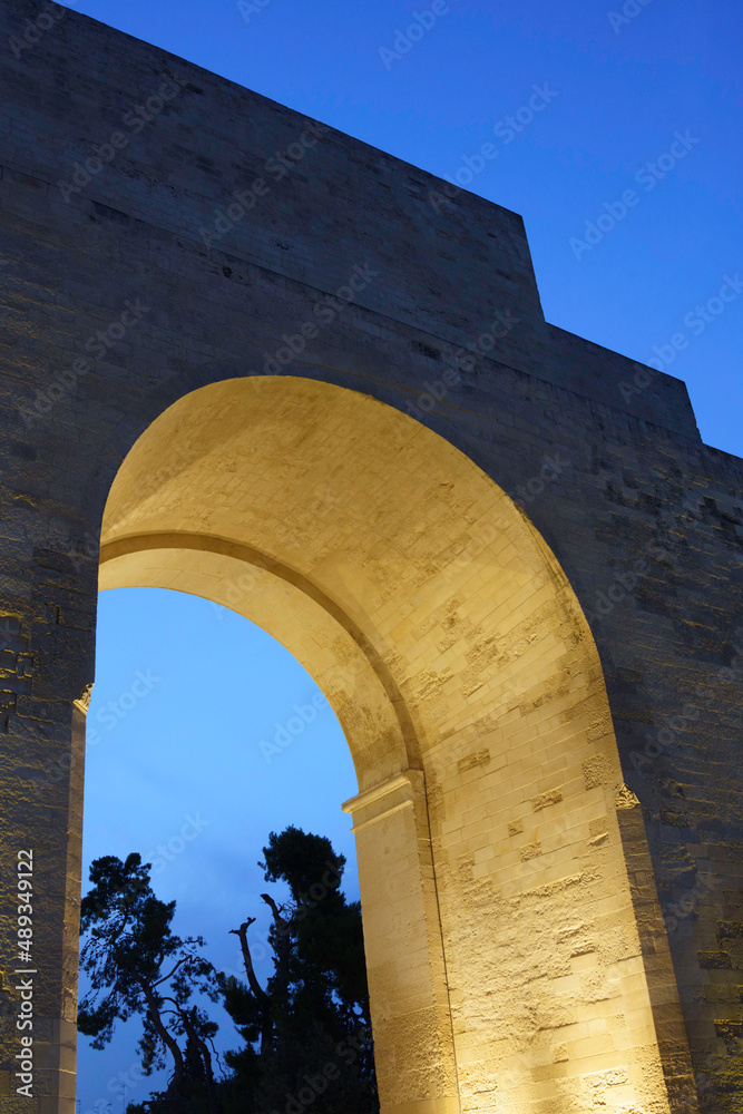 Lecce: Porta Napoli, ancient arch