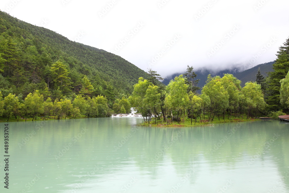 Baishui River in Yulong Naxi Autonomous County, Lijiang City, Yunnan Province, also known as Blue Moon Valley Baishui River in Yulong Naxi Autonomous County, Lijiang City, Yunnan Province, also known as Blue Moon Valley