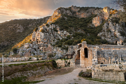 Fotografía Ancient ruins of Myrna city with rock tombs