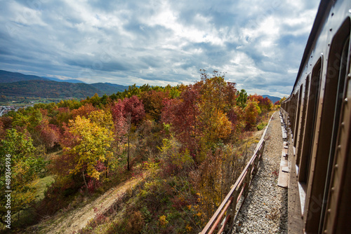 Viaggio in treno in Abruzzo, la transiberiana d'italia, Viaggio tra monti e boschi in autunno, un paesaggio bellissimo
 photo