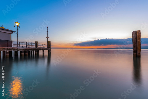 Abendstimmung im Hafen von Lazise am Gardasee, Italien