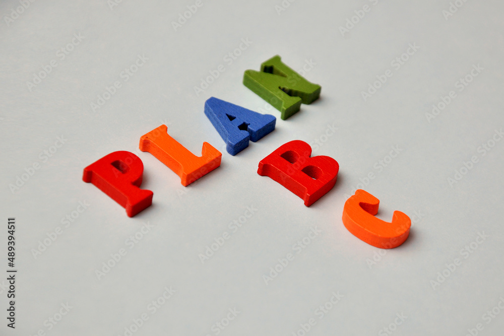 Obraz premium Choosing an action plan and strategy. The right choice of a person from three possible optio