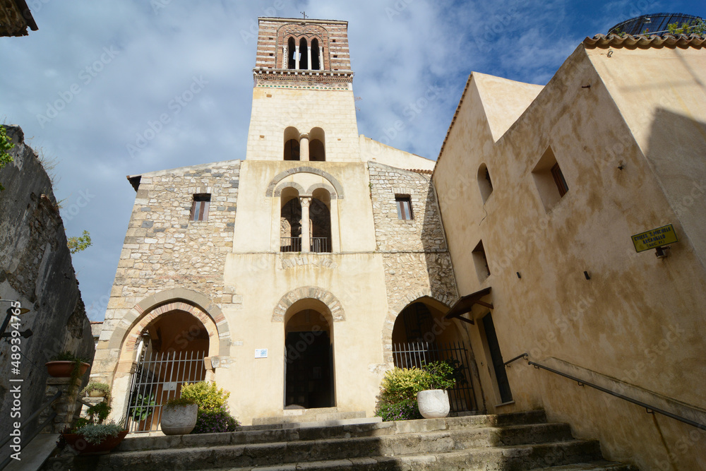 Fototapeta premium centro storico di sperlonga rinomata località turistica della costa laziale