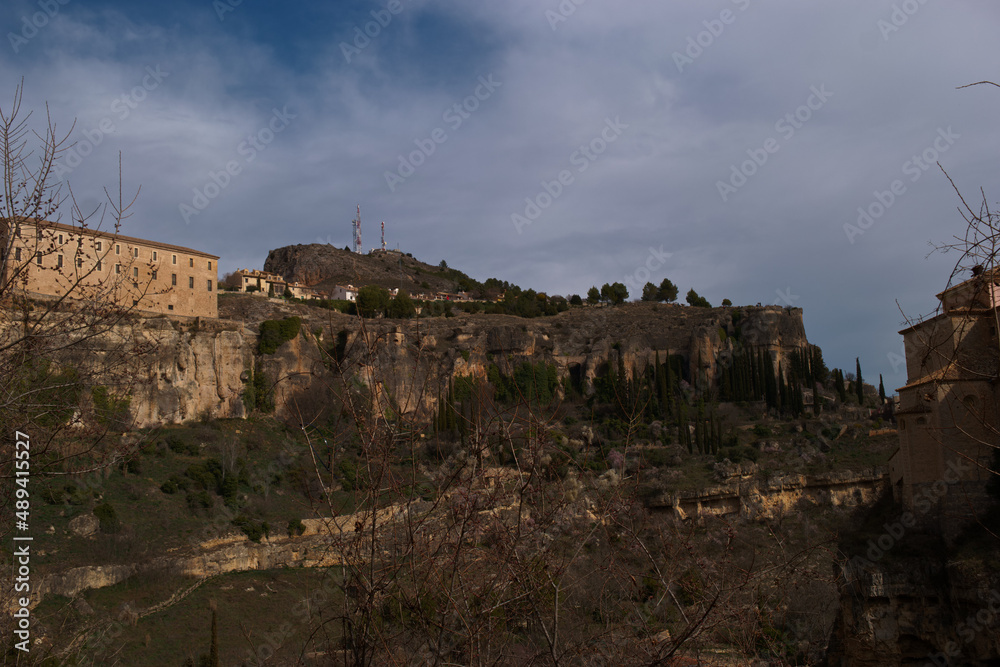 Fototapeta premium krajobraz widok góry budynki architektura cuenca hiszpania