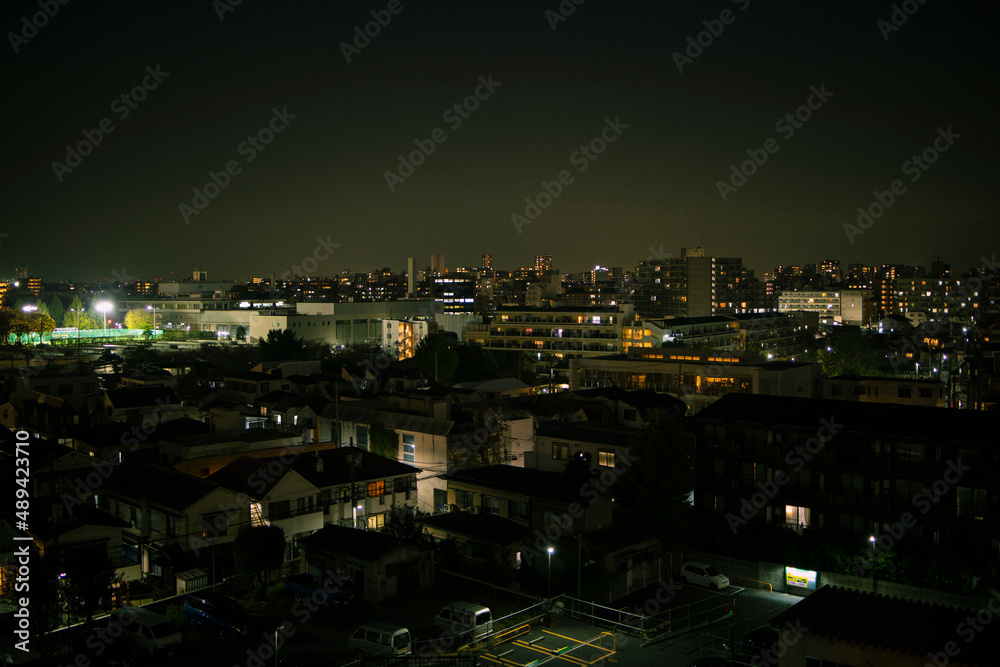 夜の町の風景