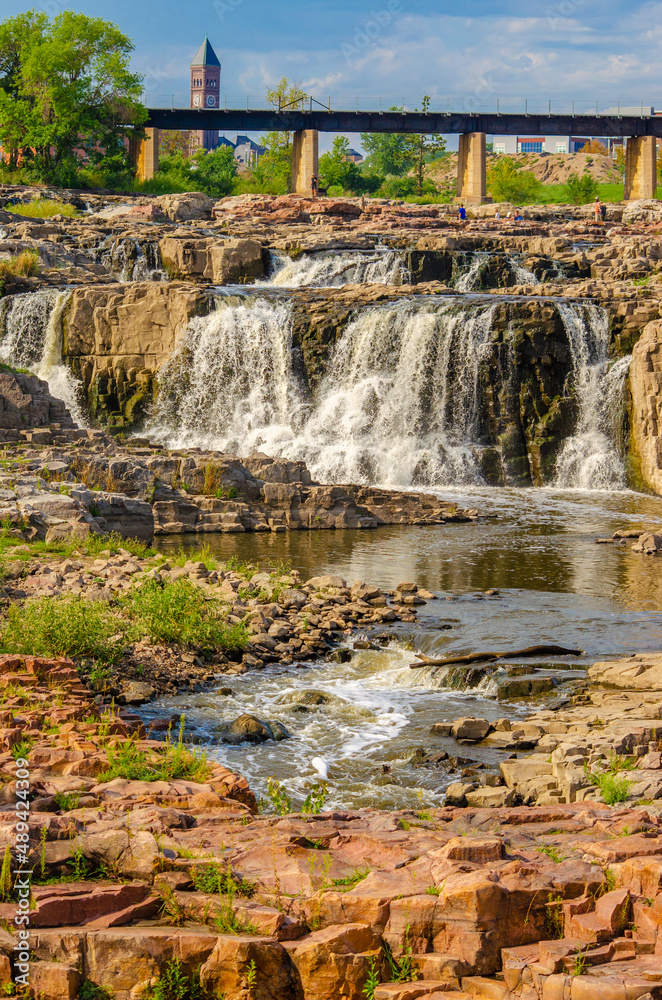 Obraz premium waterfall in autumn forest