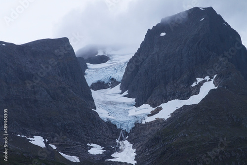 Widrige Wetterbedingungen am Svartisen Gletscher photo